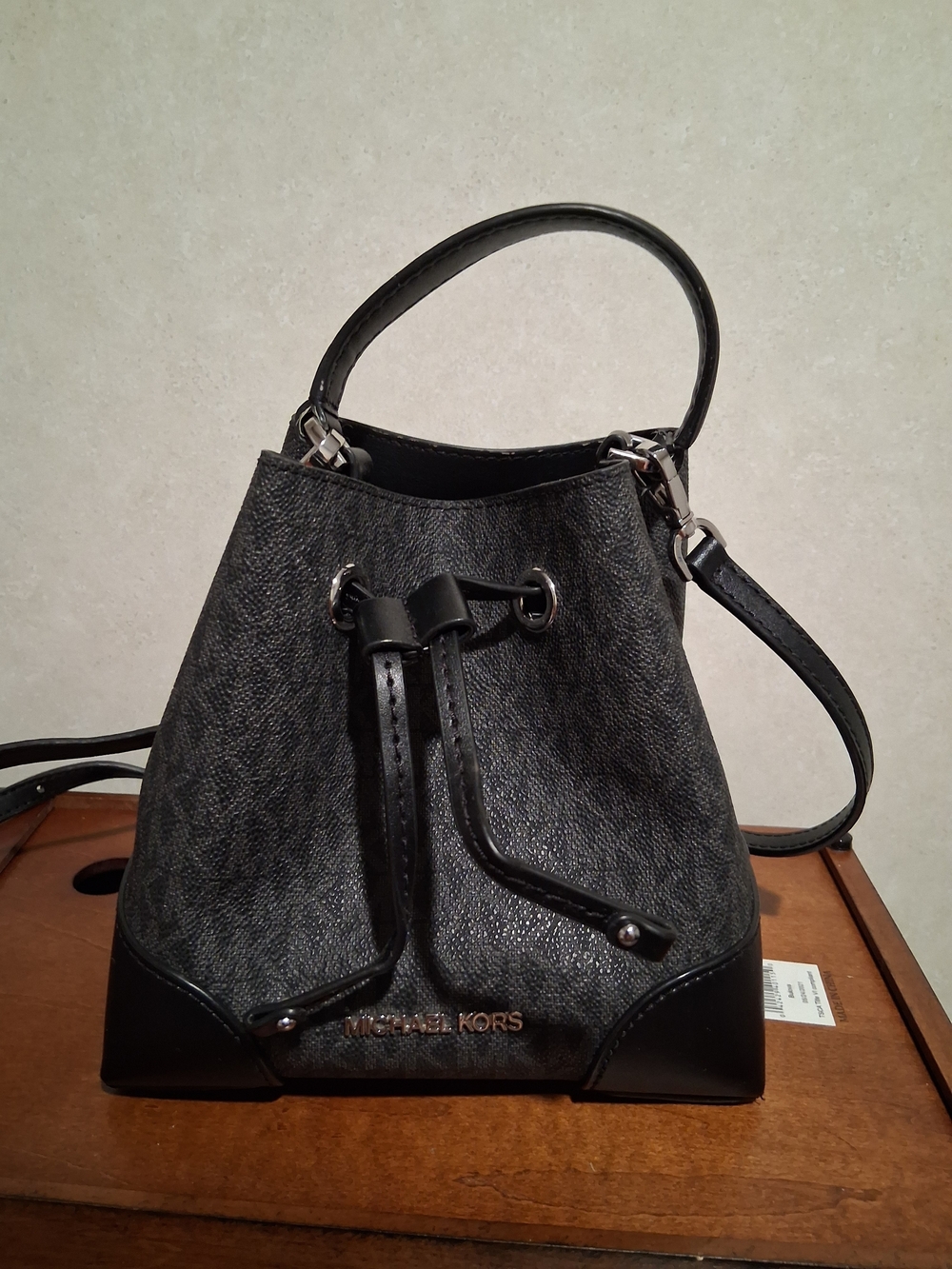 Michael Kors Black Drawstring Bucket Bag/ SOME IMPERFECTIONS/ REVIEW PICTURES